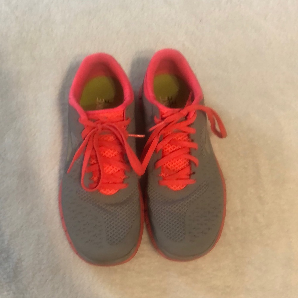 Nike Free Grey Hot Pink Lace Up Sneaker Size 7.5